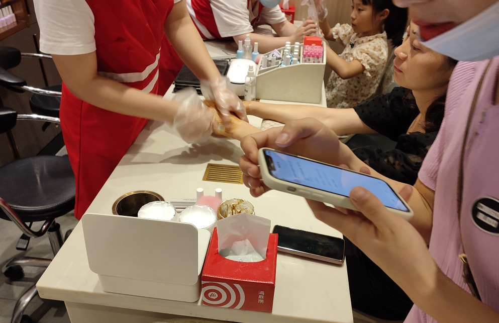 當代中國-創新先鋒-海底撈張勇發迹史 當代中國-創新先鋒-海底撈張勇發迹史